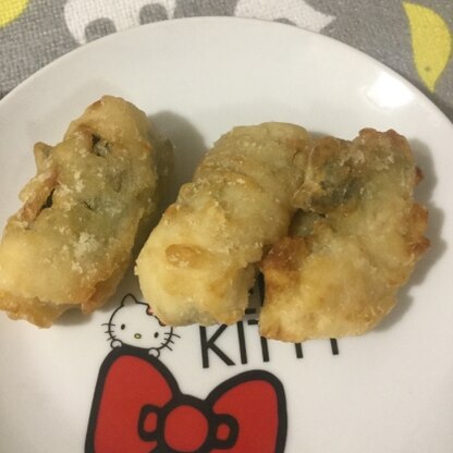 しそ巻きの揚げ物美味しくていいですよね。
マグロの冊がそろそろ生じゃだめかなってときにマグロの天ぷらをしそ巻きでやったりもします。